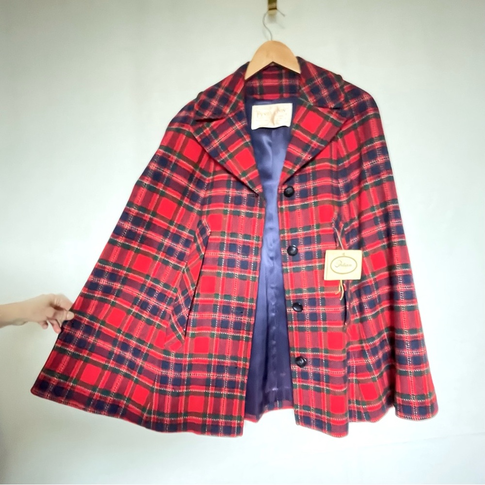 RARE Pendleton NWT Wool Cape with Arm Slit Vintage 40s 50s Red Plaid Women's 10